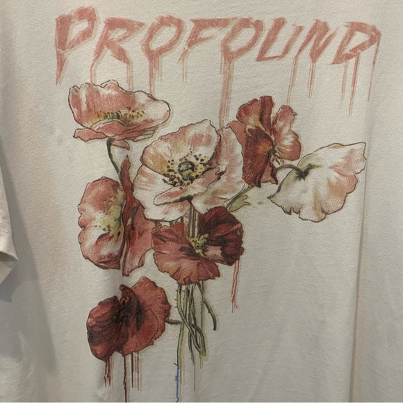 Profound Aesthetic White, Pink and Red Flower Short Sleeve Tshirt Size M - Picture 3 of 4